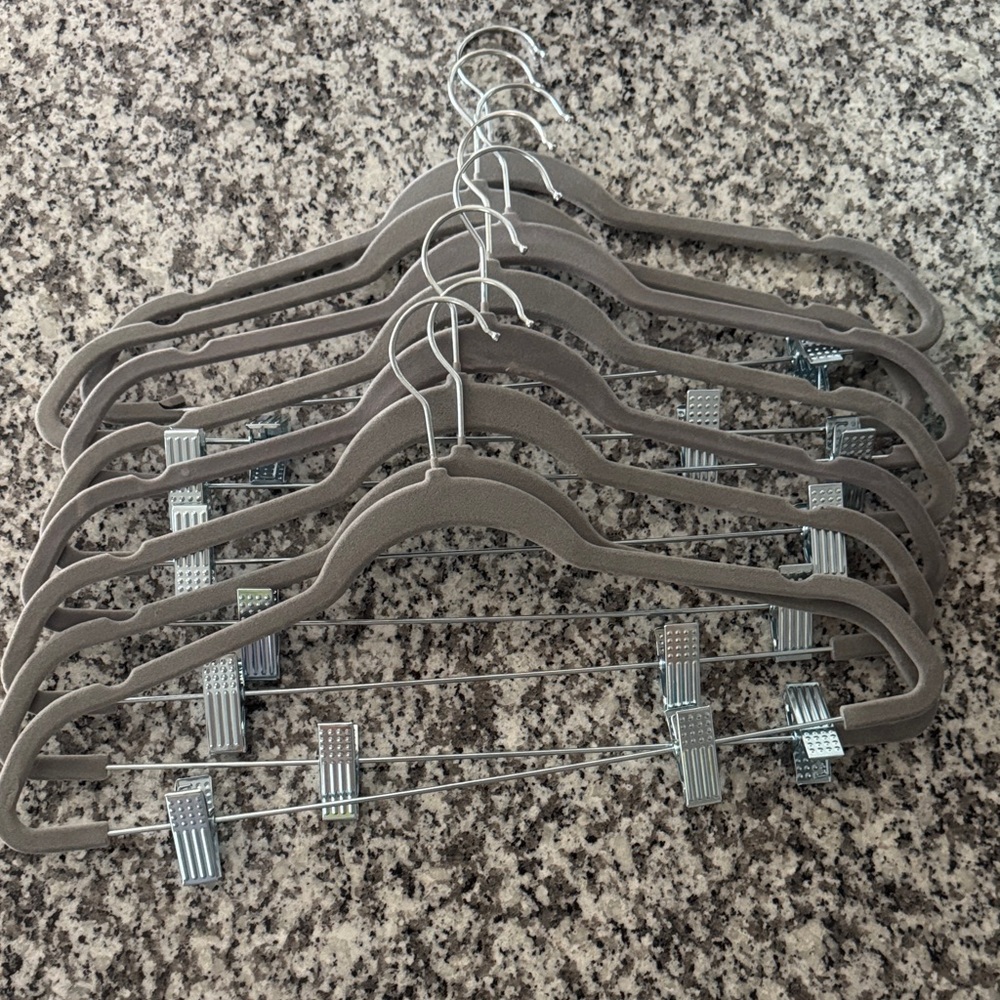 Velvet Non-Slip Hangers - Gray